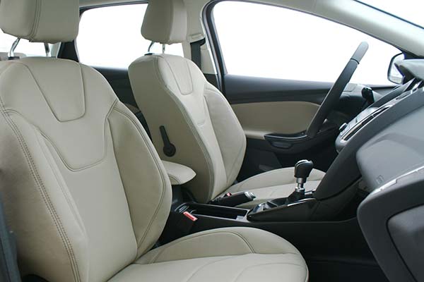 Contour beheerder hoorbaar Ford Focus, Alba eco-leather Pearl - Alba Automotive