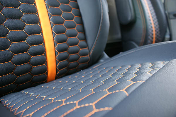 diepte Ook De eigenaar Ford Transit Custom 2018, Alba eco-leather Zwart met Honingraat - Alba  Automotive